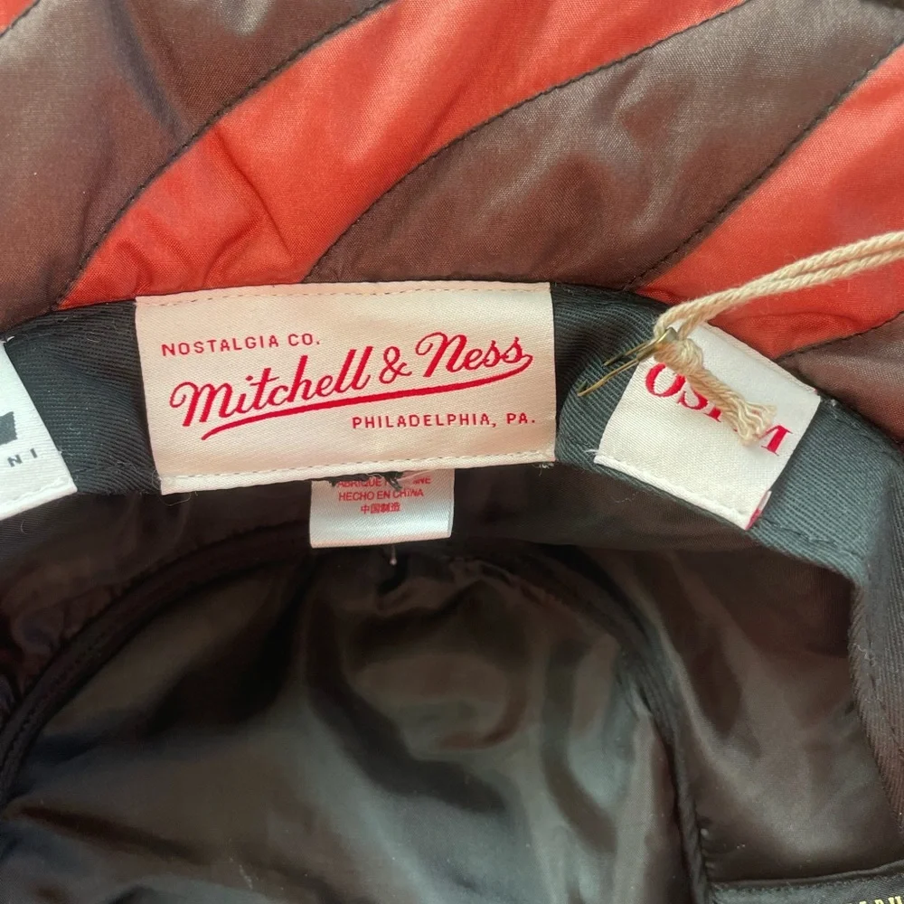 NWT Mitchell & Ness Black Philadelphia 76ers Bucket Hat - Picture 9 of 11